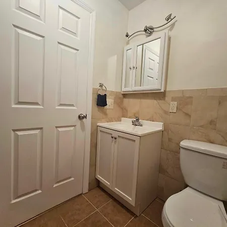 Travelers Long Stay With Private Bathroom Divine Villa And Resorts 5Mins To Ewr Airport And 4Mins To Penn Station Newark, New York Exterior photo