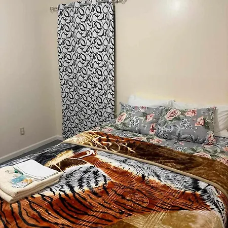 Travelers Long Stay With Private Bathroom Divine Villa And Resorts 5Mins To Ewr Airport And 4Mins To Penn Station Newark, New York Exterior photo