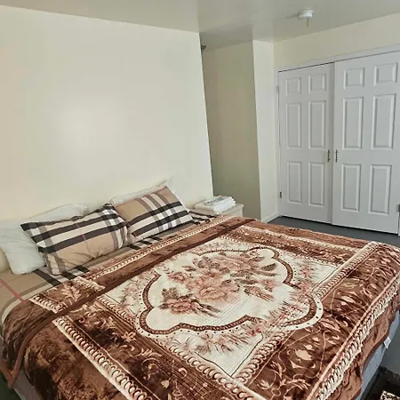 Travelers Long Stay With Private Bathroom Divine Villa And Resorts 5Mins To Ewr Airport And 4Mins To Penn Station Newark, New York Exterior photo