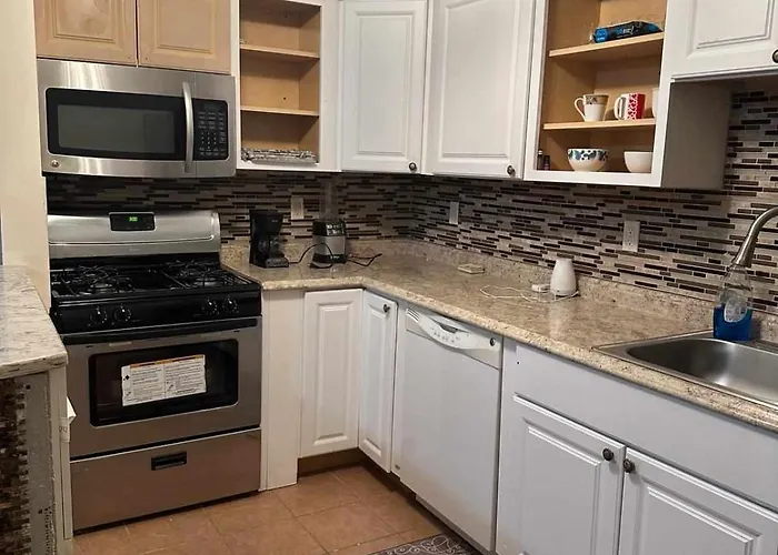 Travelers Long Stay With Private Bathroom Divine Villa And Resorts 5Mins To Ewr Airport And 4Mins To Penn Station Newark, New York